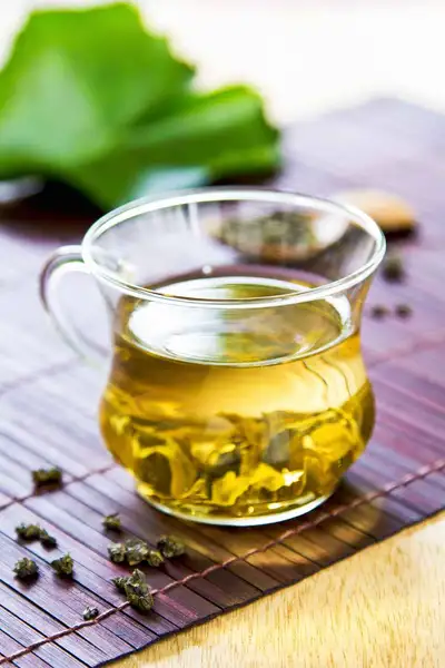 गर्मियों में आपके मूड और एनर्जी लेवल को कैसे बढ़ाती है green tea 